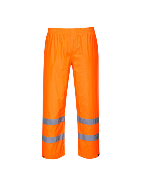 Orangefarbene, gut sichtbare Regenhose von Portwest