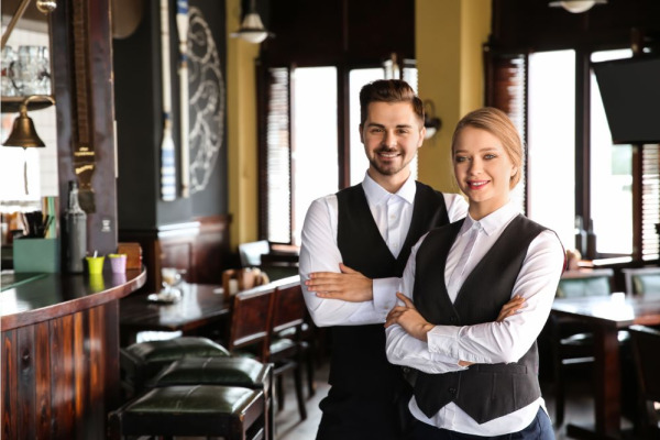 Jak wyróżnić restaurację na tle konkurencji i przyciągnąć więcej gości